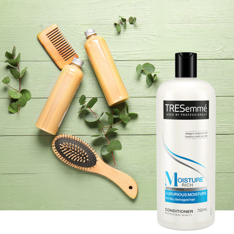 RESEMME 750ml CONDITIONER MOISTURE RICH LUXURIOUS MOISTURE FOR DRY DAMAGED HAIR WITH VITAMIN E